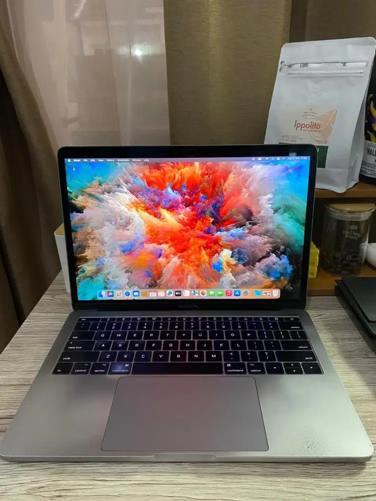 Macbook Pro 2017 Intel core i5 ram 8/128