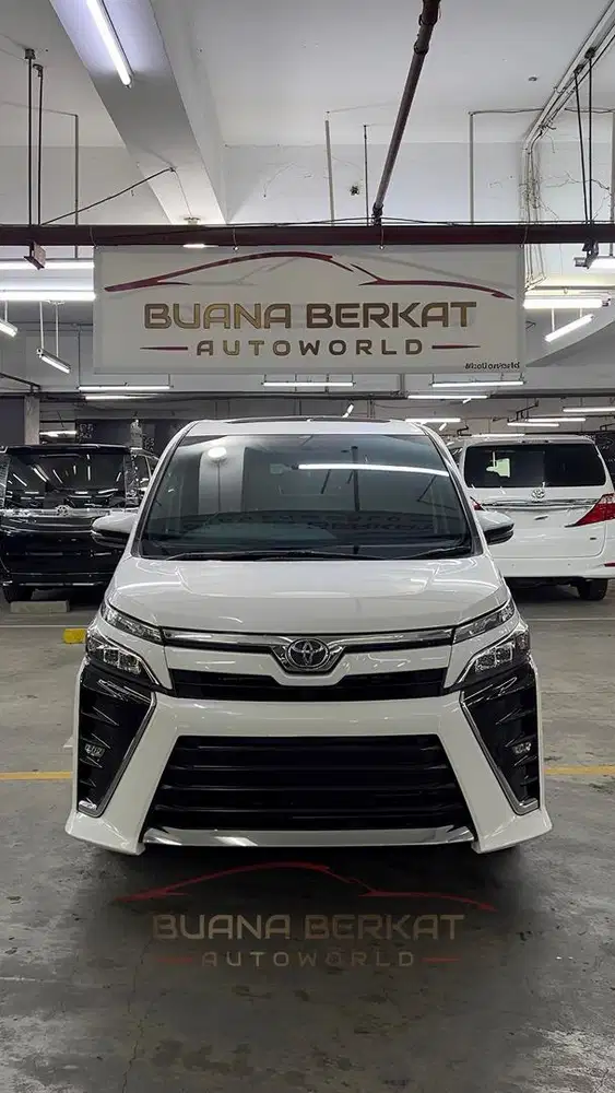 TERMURAH Toyota Voxy 2019