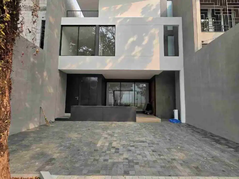 Rumah Brand New 3 Lantai Rooftop dengan Infinite View Delatinos BSD city