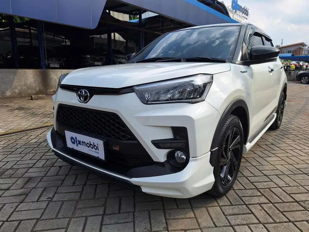 Angs Murah Toyota Raize 1.0 GR Sport Two Tone AT 2022 Hitam C1DDB