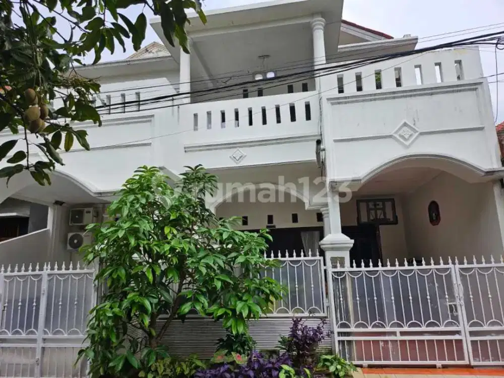 Jual Rumah Kranggan Permai SHM Bangunan 2 Lantai Rapi Siap Huni