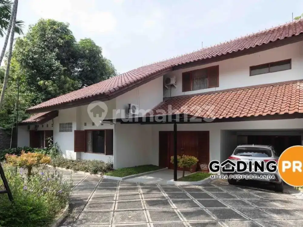 Rumah 2 Lantai Kebayoran Baru Jakarta Selatan Privat Pool Lokasi Strategis Bangunan Mewah Rapi Siap Huni