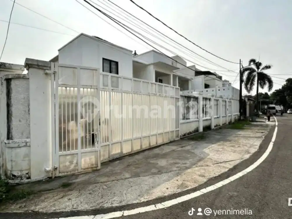 Rumah 2 Lantai Mampang Pela Jakarta Selatan SHM Posisi Hoek Rapi Siap Huni Lokasi Strategis
