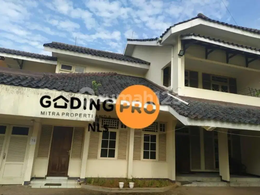 Rumah 2 Lantai Kompleks Kejaksaan Lebak Bulus Jakarta Selatan SHM Lokasi Strategis Rapi Siap Huni