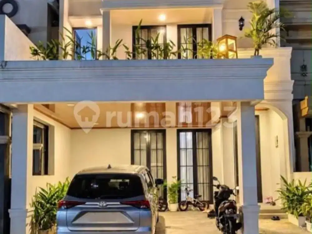 Rumah 2 Lantai Raffles Hills Cibubur SHM Full Renov Dekat LRT Bangunan Rapi Siap Huni