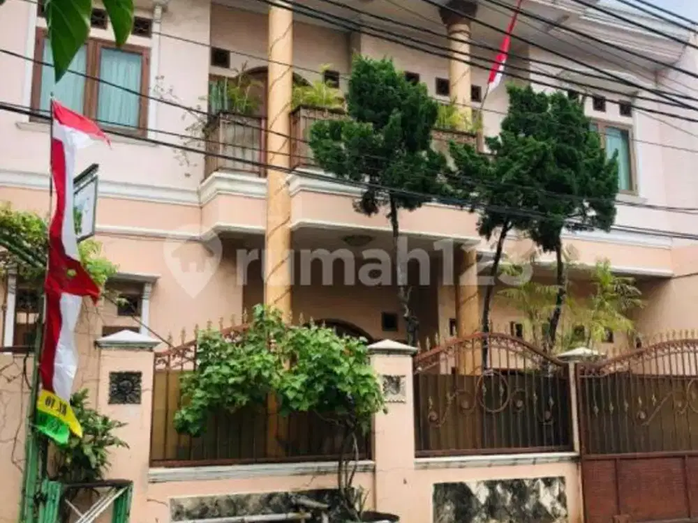 Rumah 3 Lantai SHM Kebon Pala Jakarta Timur Pinggir Jalan Lokasi Strategis