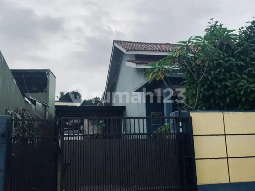 Rumah 1 Lantai SHM Jalan Raya Hankam Bekasi Plus Rumah Kontrakan 3 Petak Rapi Siap Huni