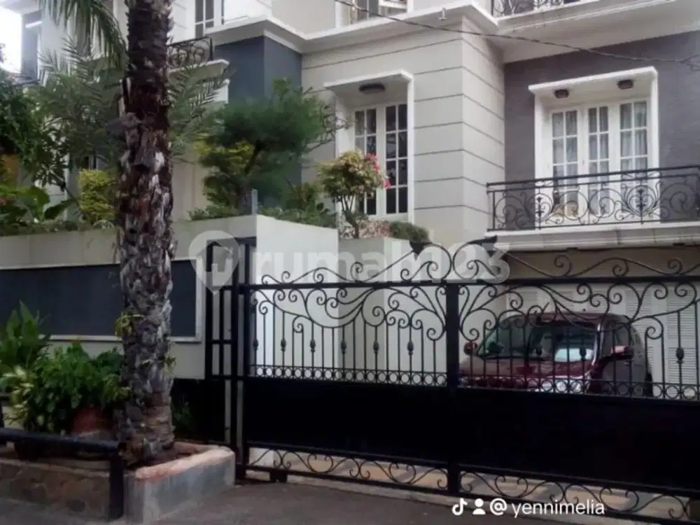 Rumah 3 Lantai Cempaka Putih Tengah SHM Lokasi Strategis Rapi Siap Huni
