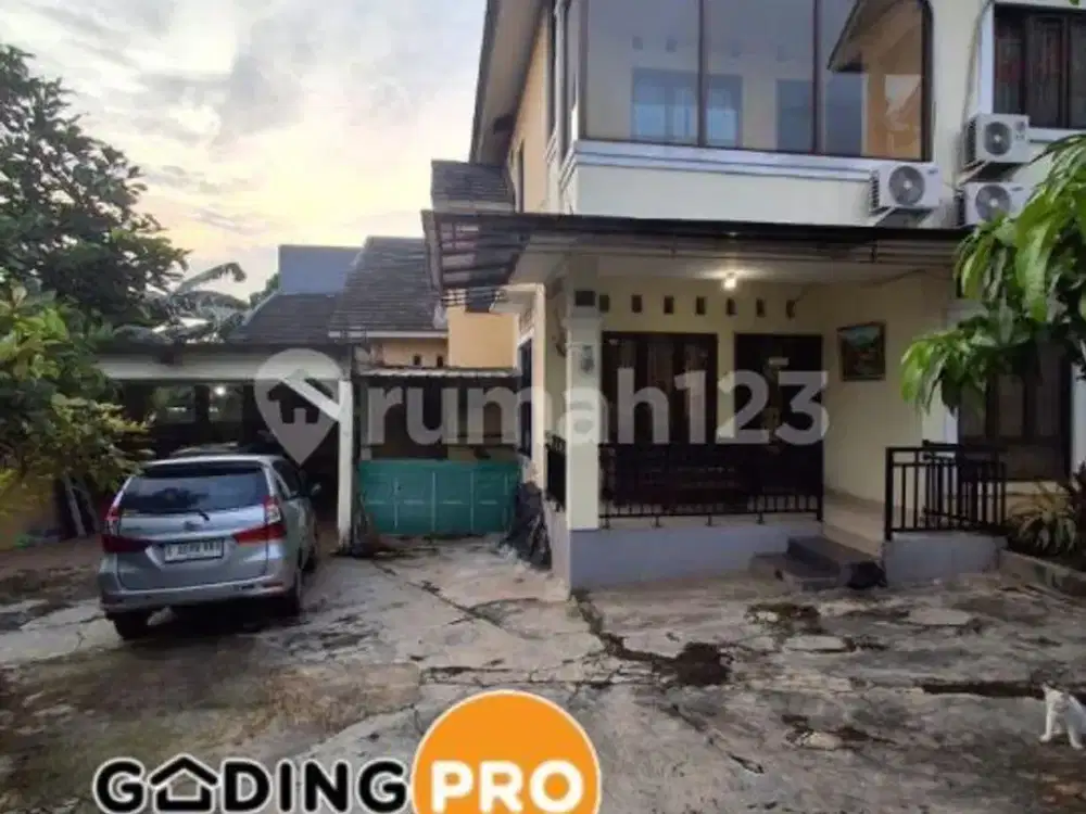 Rumah 2 Lantai SHM Cipayung Jakarta Timur Lokasi Pinggir Jalan Rapi Siap Huni