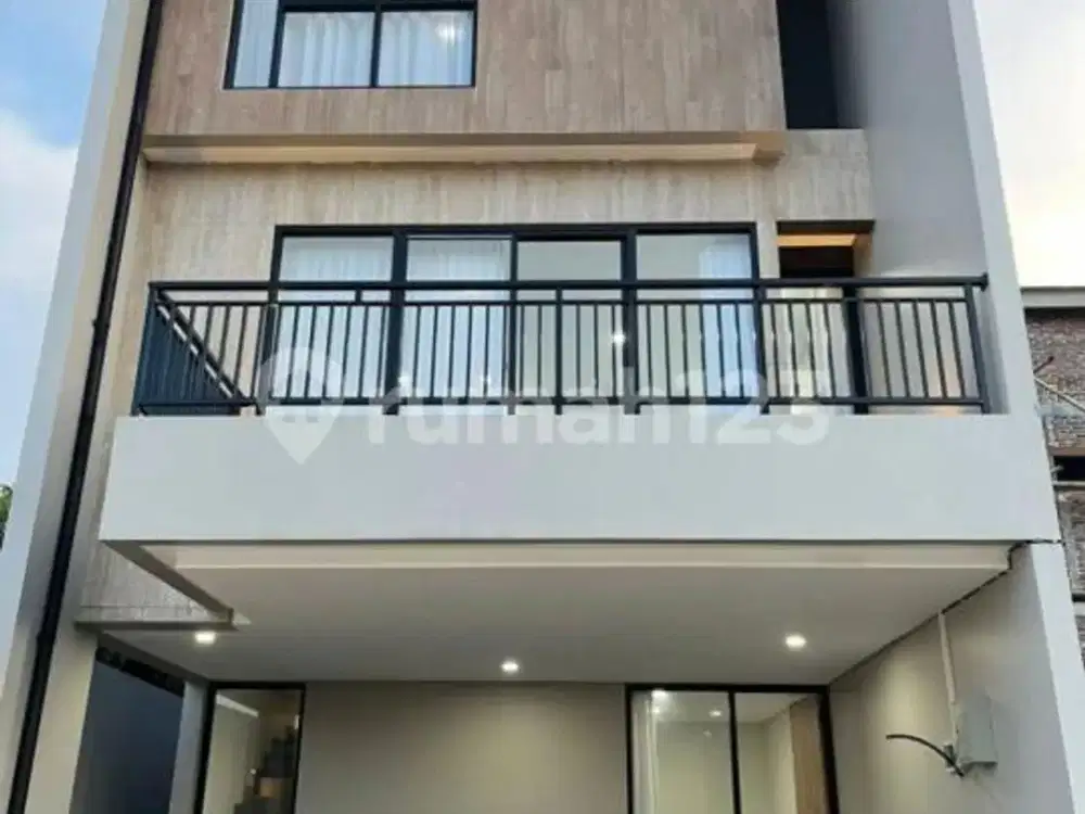 Rumah 3 Lantai SHM Brand New Bambu Apus Jakarta Timur Rapi Siap Huni Lokasi Strategis