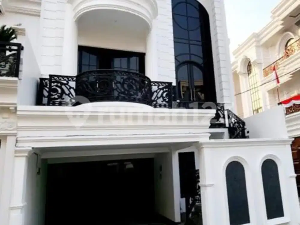 Jual Rumah Permata 2 Residence Jagakarsa Jakarta Selatan SHM 3 Lantai Like New Rapi Siap Huni