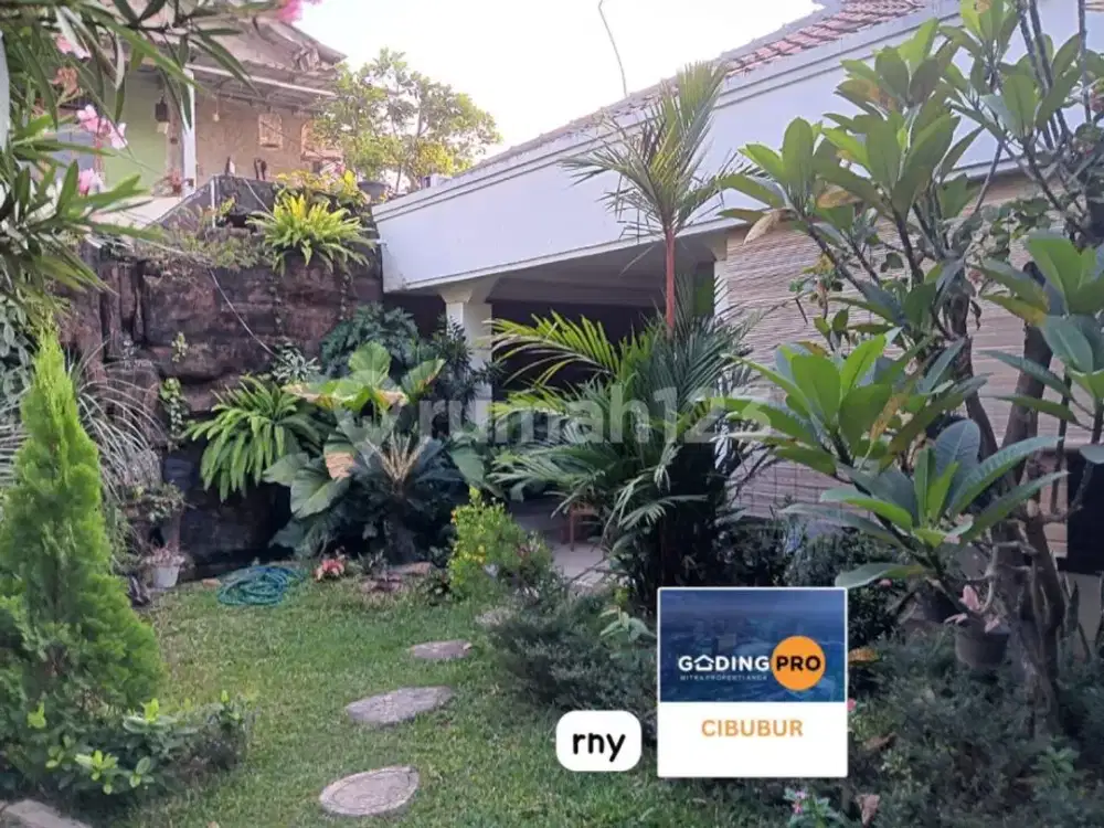 Rumah 1 Lantai SHM Ciracas Jakarta Timur Memiliki Halaman Luas Rapi Siap Huni