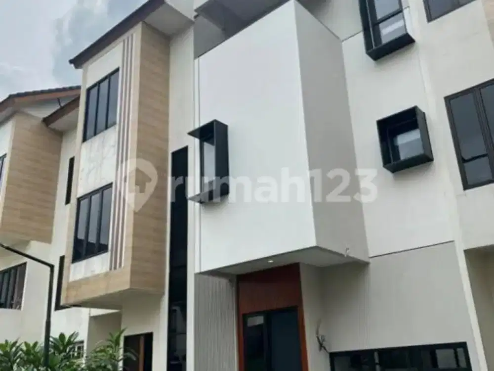 Rumah 2 Lantai SHM Cipayung Jakarta Timur Bangunan Baru Rapi Siap Huni