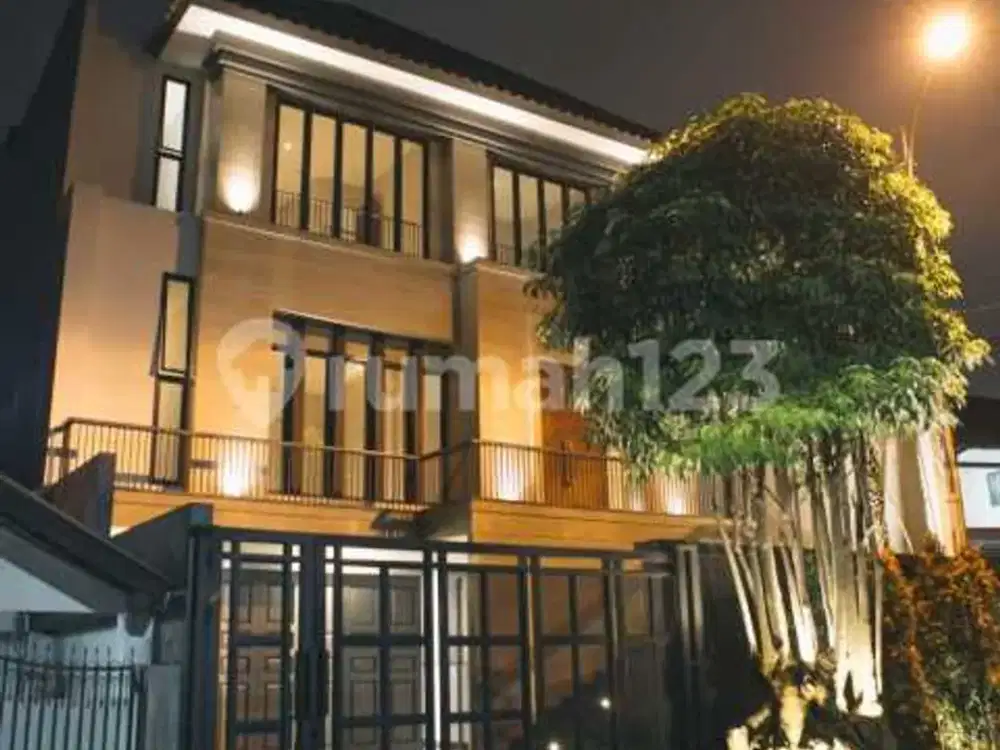 Jual Rumah Mewah Senayan Jakarta SHM Rapi Siap Huni