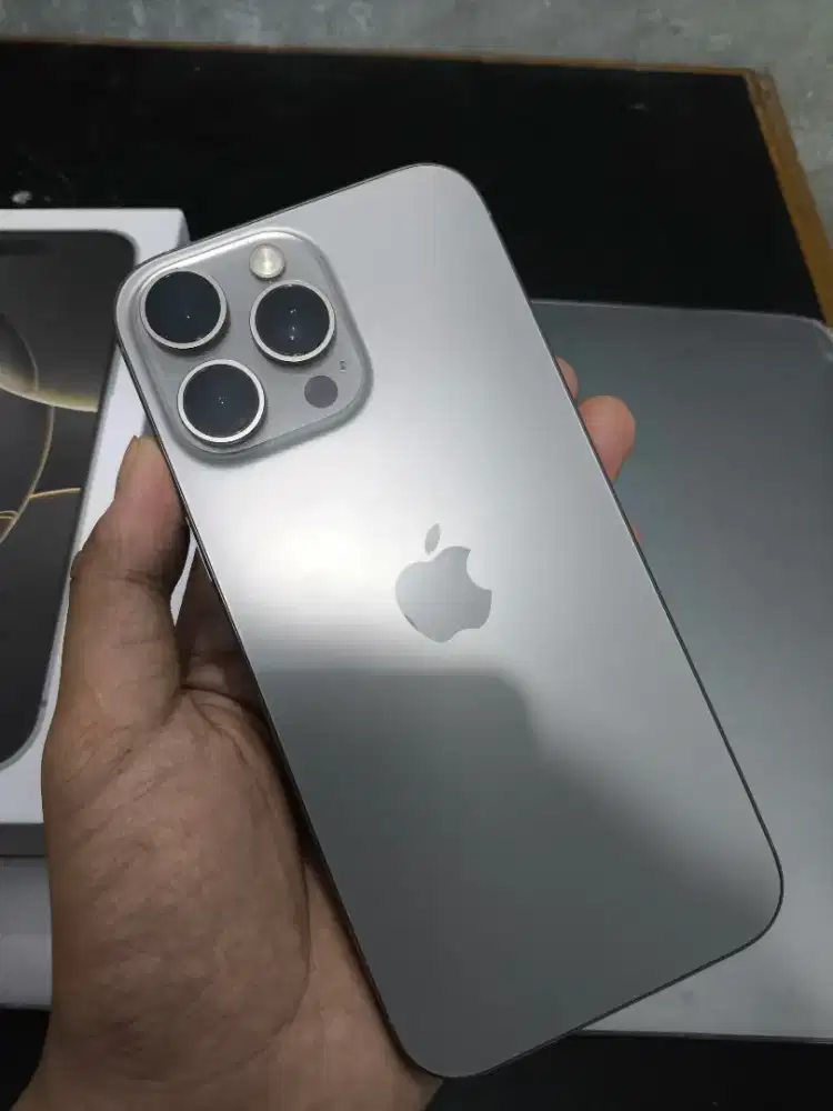 Iphone 16 pro max 1 tera fullset mulus