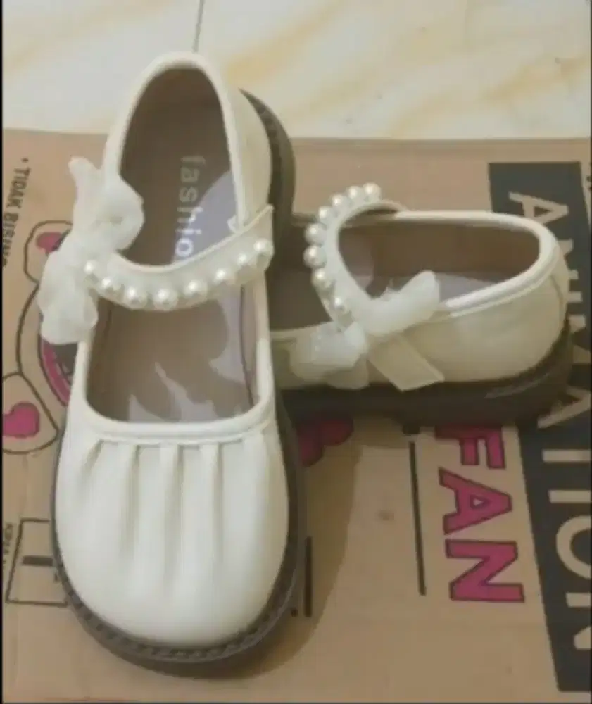 Sepatu fashion anak cewek Import UK.30