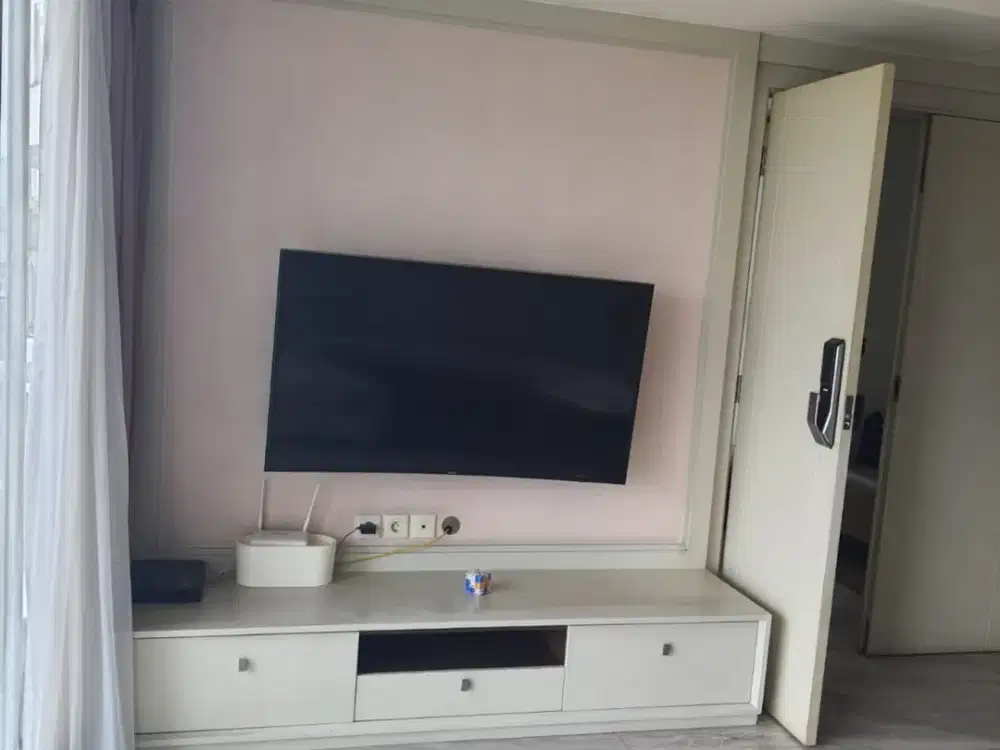 Disewakan Royal Springhill Residences Tower Lavender 3+1 Kamar 196 m2 Pool View