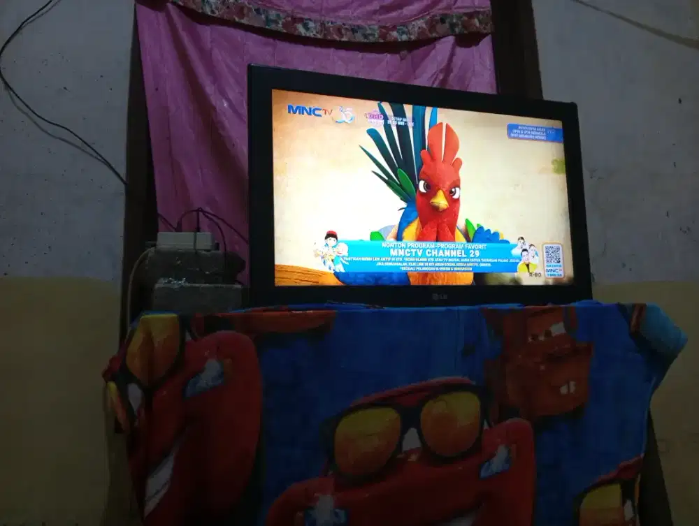 Mau jual tv LCD merek LG 42 In