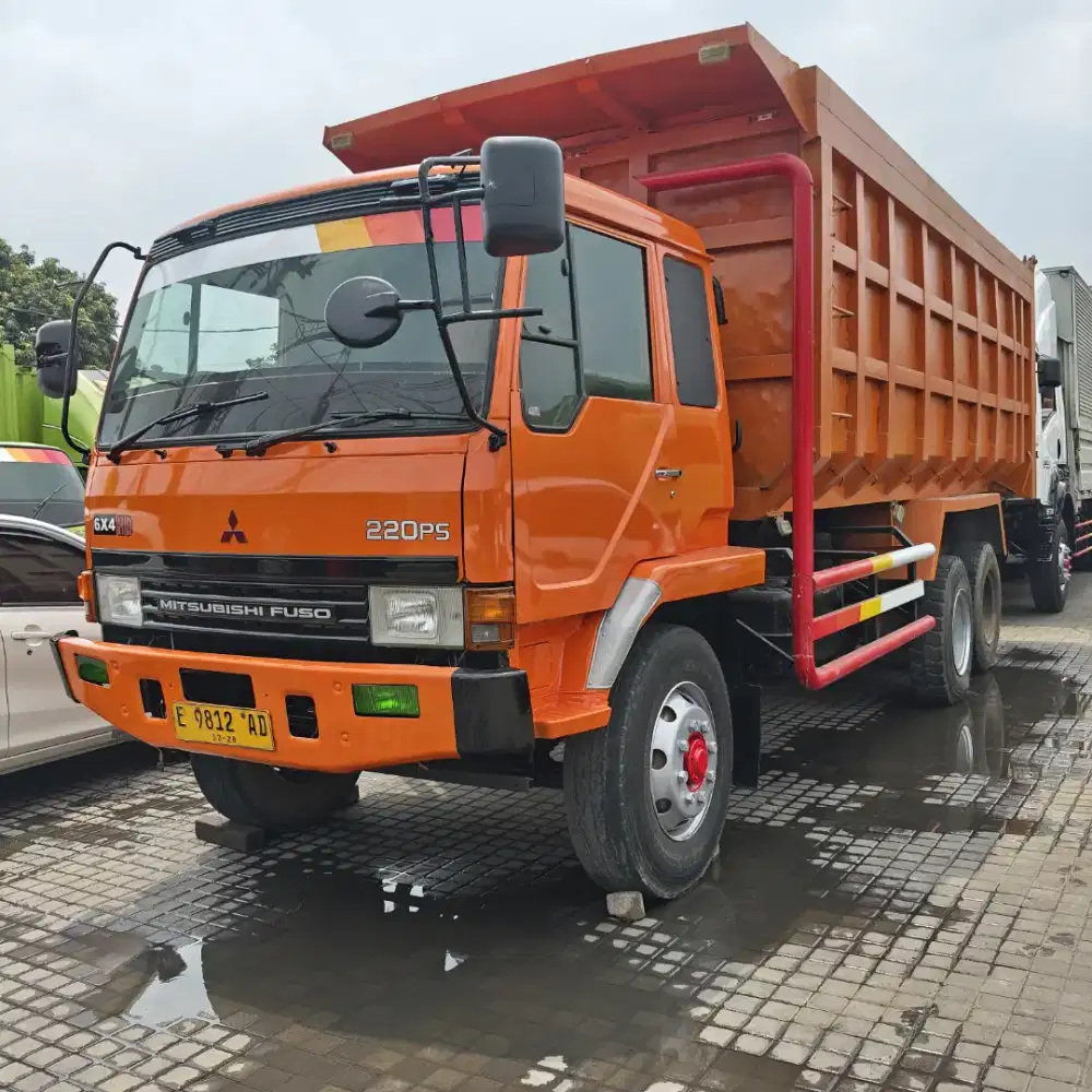 Dump truk Mitsubishi Fuso 220 PS FN 527 ML