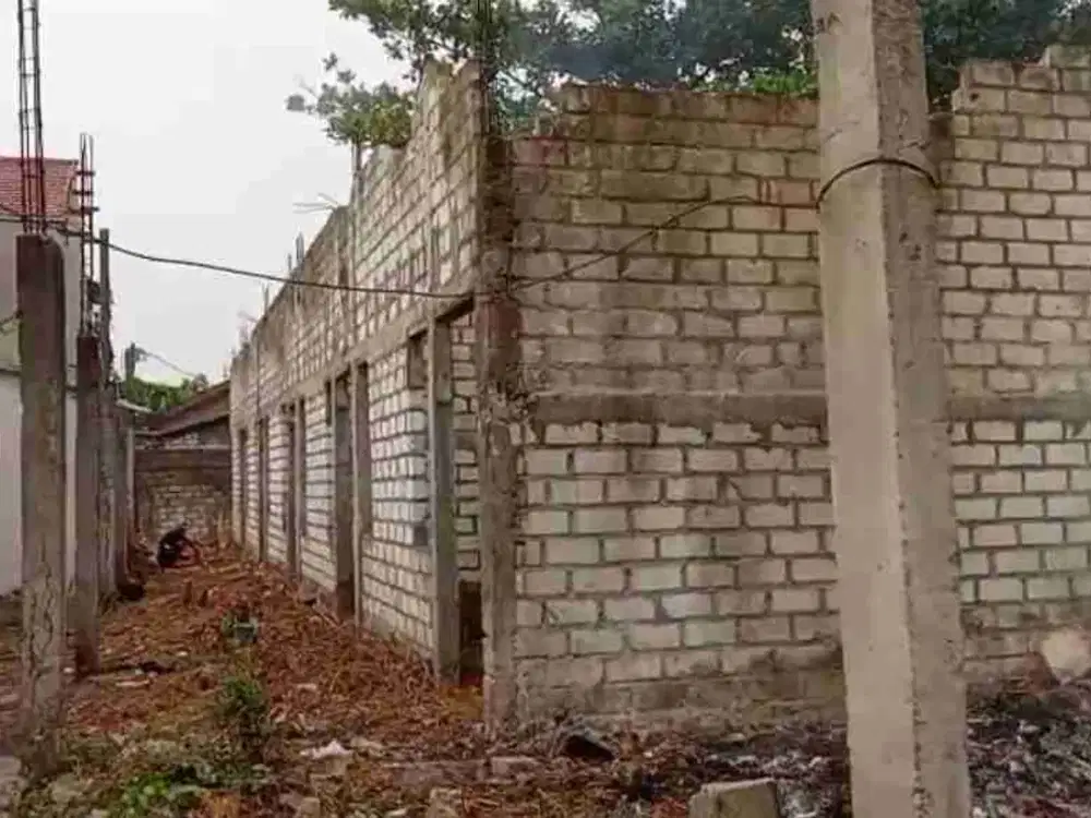 Dijual Rumah Kost Belum Jadi di Desa Sukomulyo Manyar Gresik