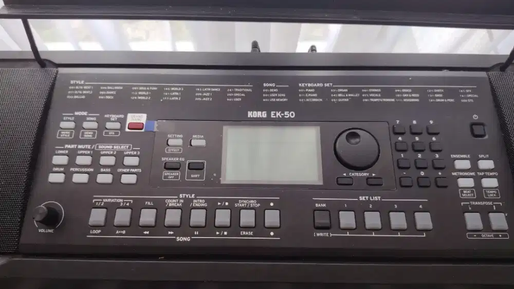 FOR sale KEYBOARD KORG - EK 50