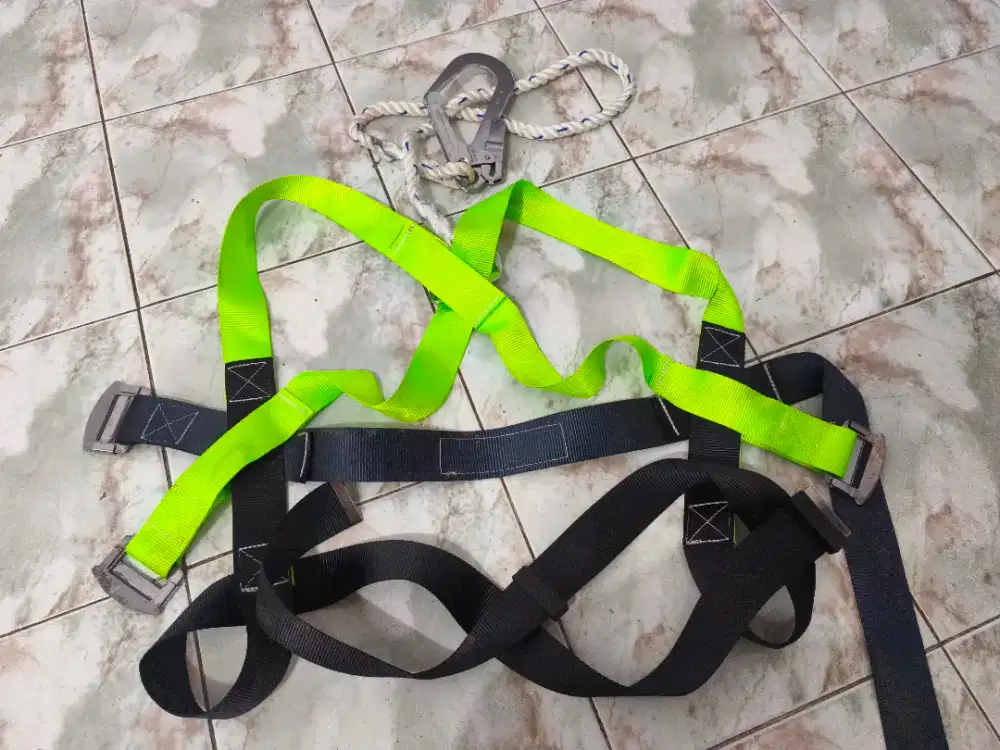 FULL BODY HARNESS
