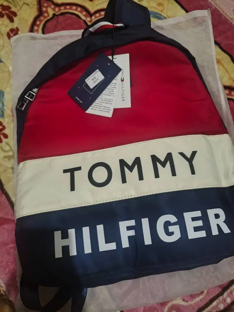 Tas tommy (bukan asli)