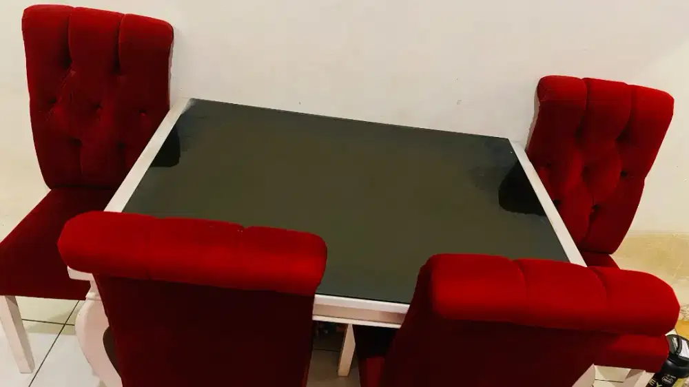KURSI DAN MEJA MAKAN
