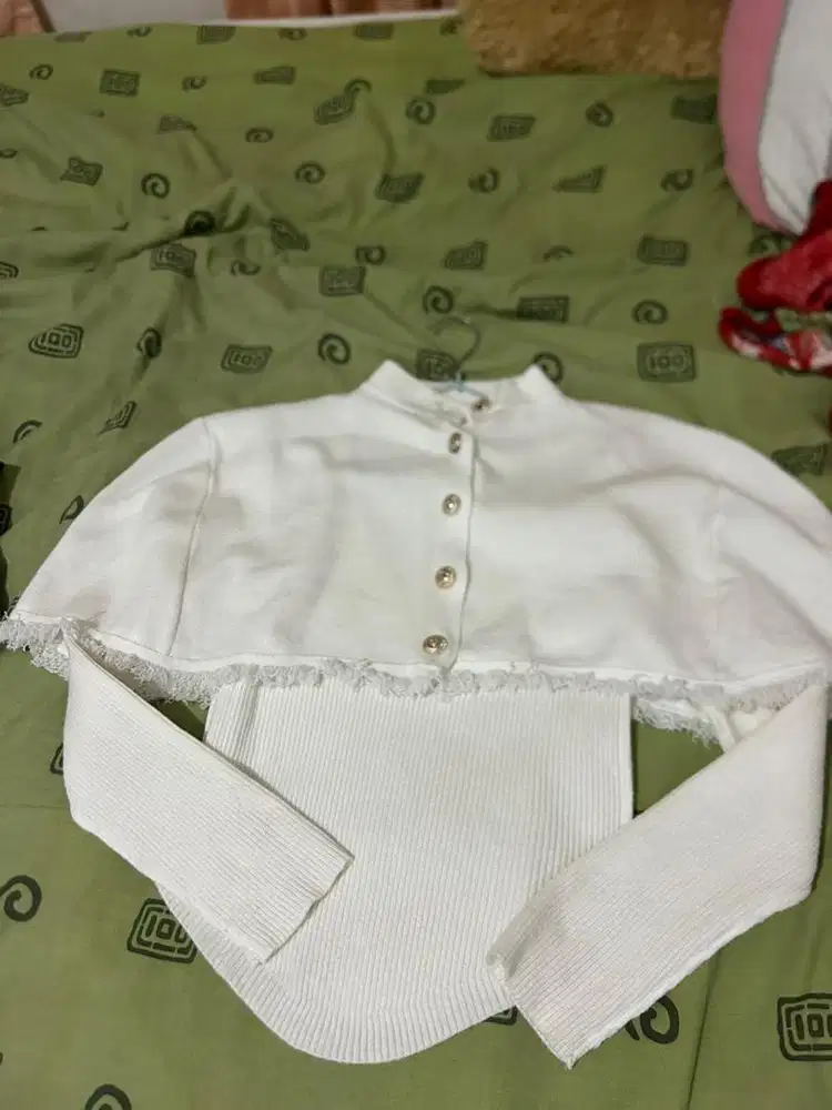 Baju atasan terpisah
