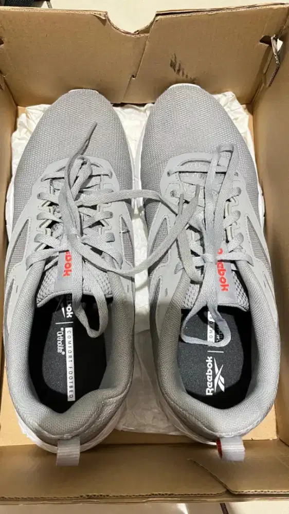 Sepatu reebook ORIGINAL STORE size 42