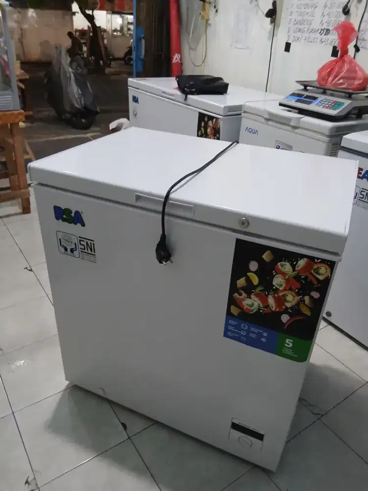 Jual frizer baru 1 bulan pemakaian