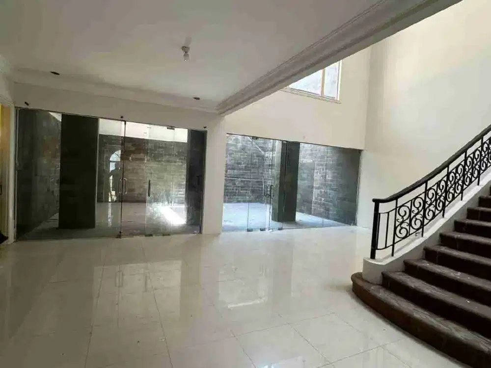 DISEWAKAN RUMAH RAFFLES GARDEN CITRALAND UTAMA