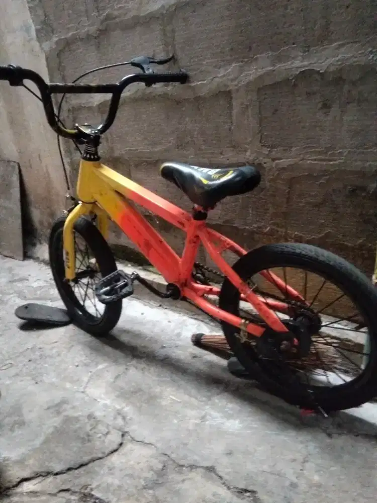 Sepeda BMX anak