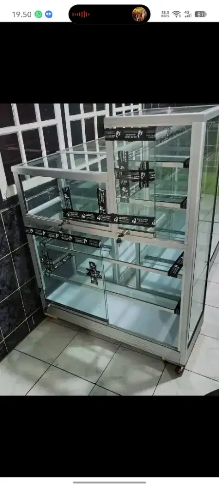 Etalase second terasa baru