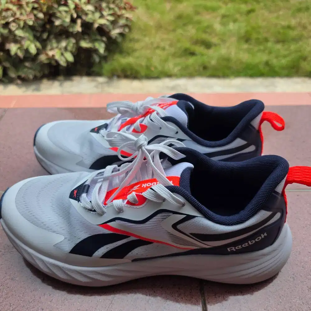 Sepatu running sepatu lari Reebok Verse