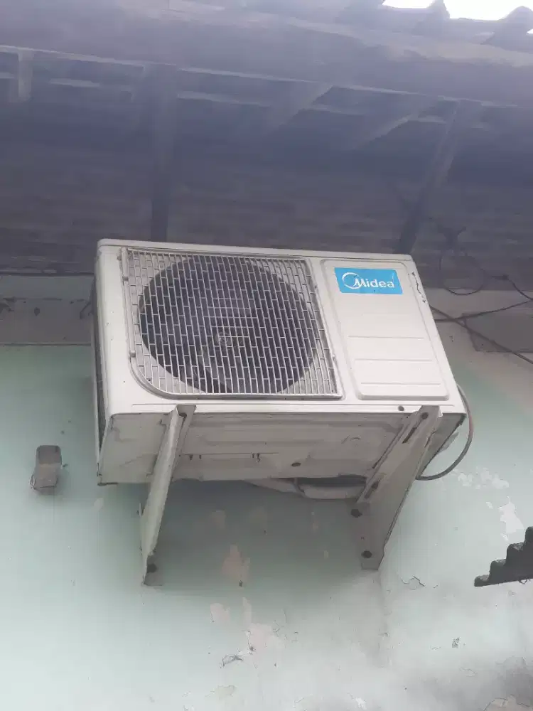 Pendingin ruangan AC 1/2 Pk