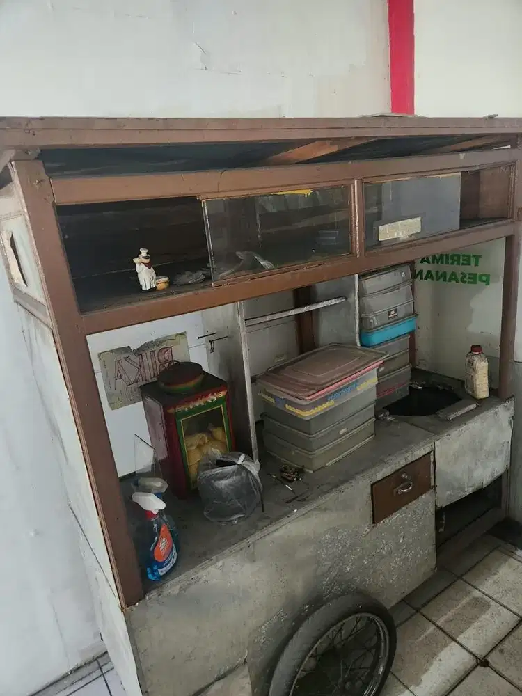 dijual gerobak bekas bakso, bisa dipakai jualan bakso atau soto !!