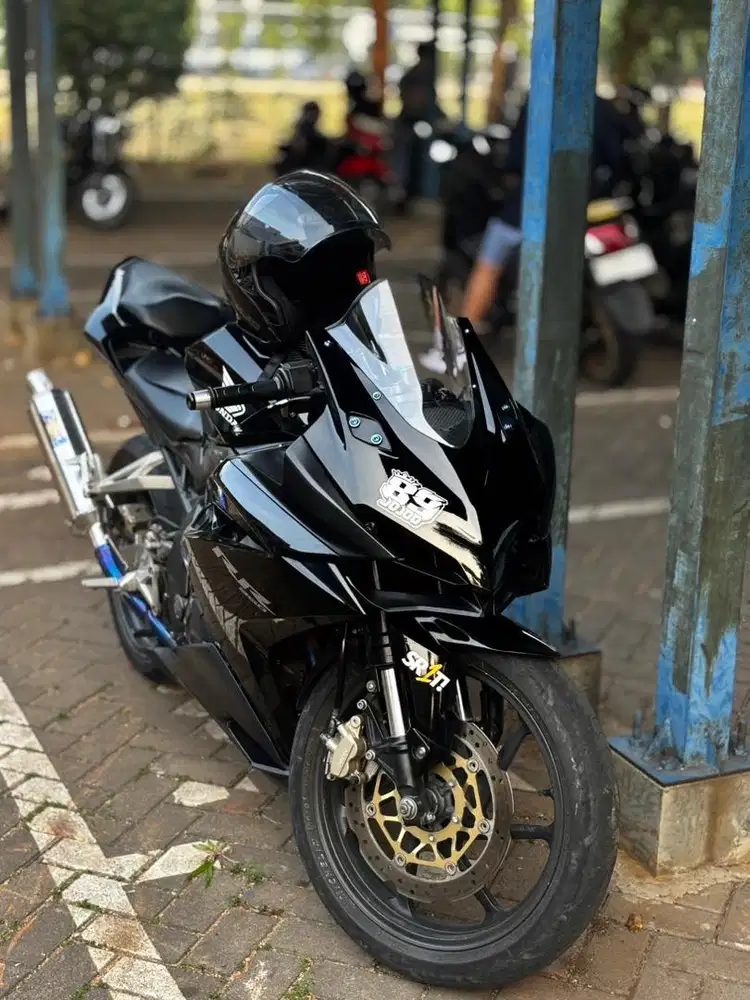 CBR250RR 2019 BLACK FREEDOM