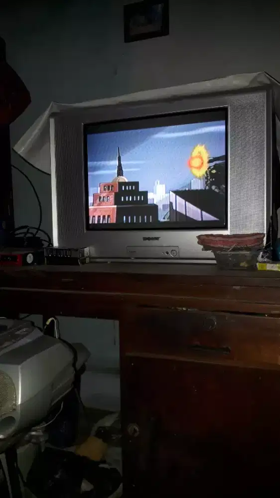 Tv tabung Sony 21 inc, layar datar