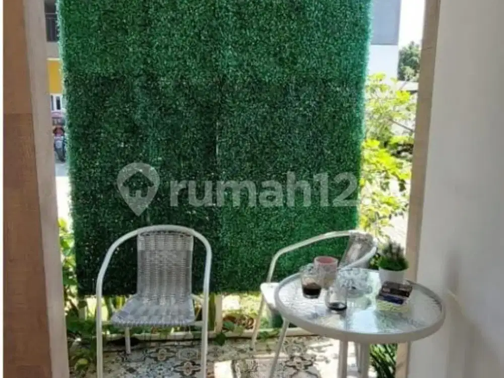 Rumah Ada Kolam Renangnya Posisi Hook di Pasar Minggu