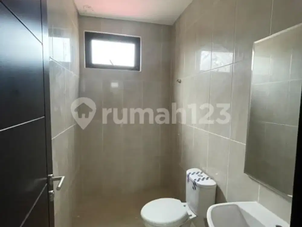 Rumah Cantik 2 Lantai di Cimanggis Golf Estate