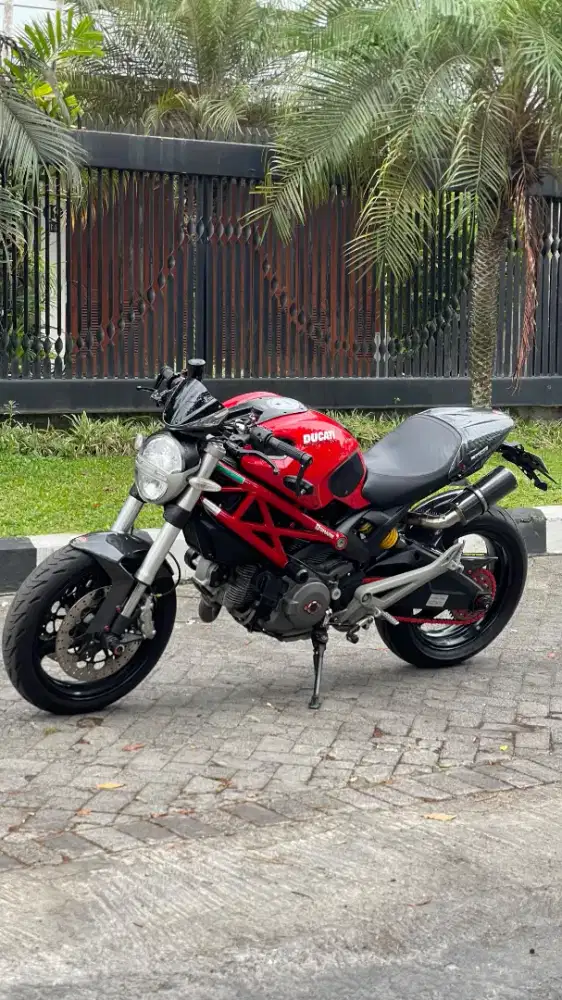 HOT ITEM NAKED BIKE
Ducati Monster 795 Red Ducati