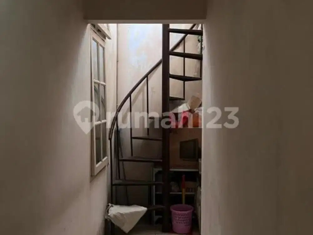 Rumah 2.5 Lantai di Kota Wisata Cibubur