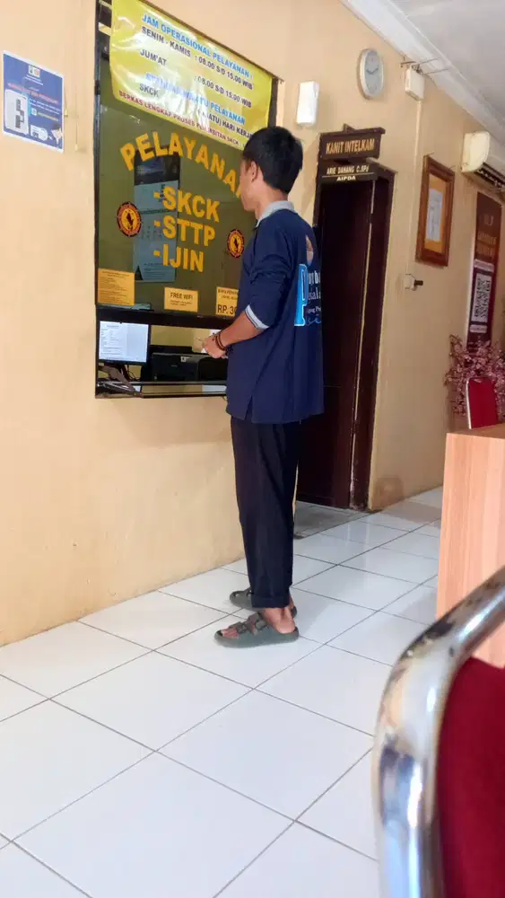 Barang kali ada kerjaan , saya mau pak Bu.