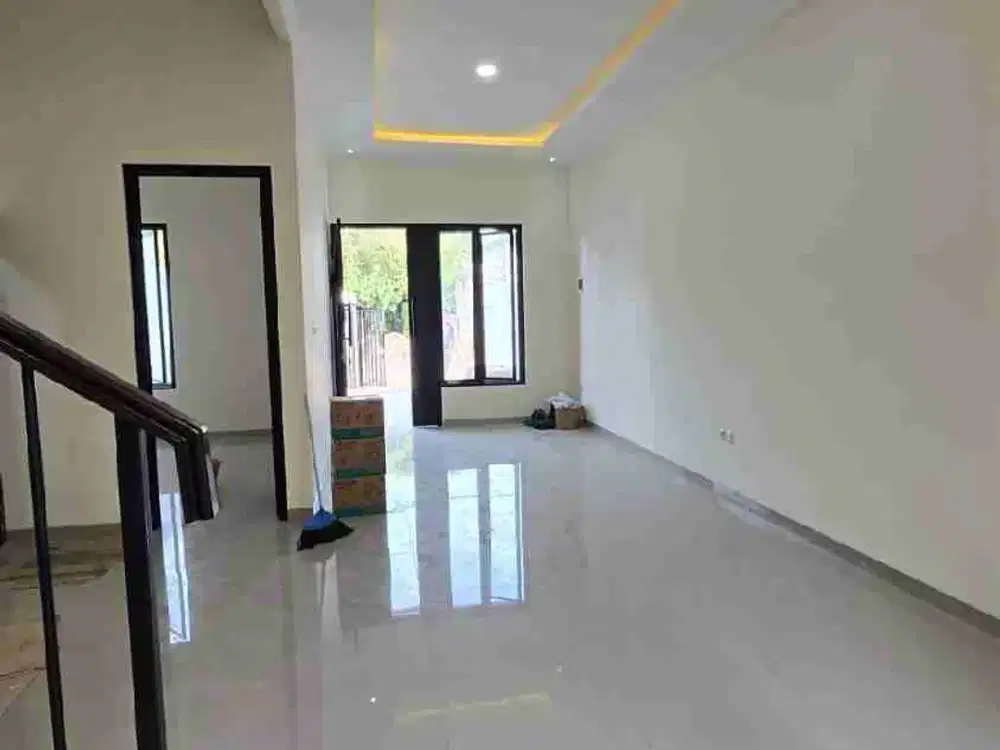 RUMAH BARU BAGUS NEMPEL BSD CITY