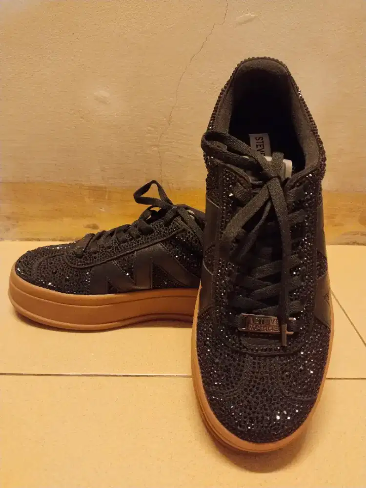 Steve Madden Sepatu Wanita Hitam