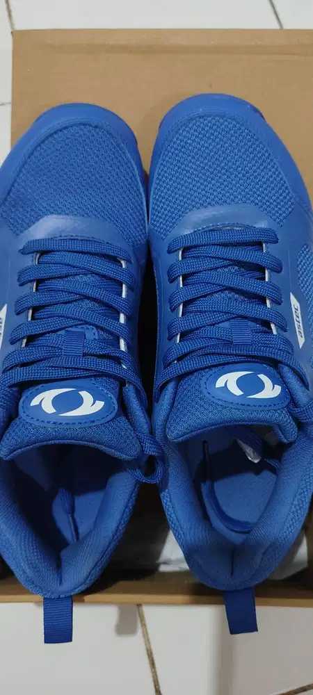 Sepatu Bulutangkis ASTEC Size 43 Biru
