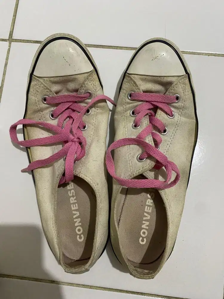 sepatu converse