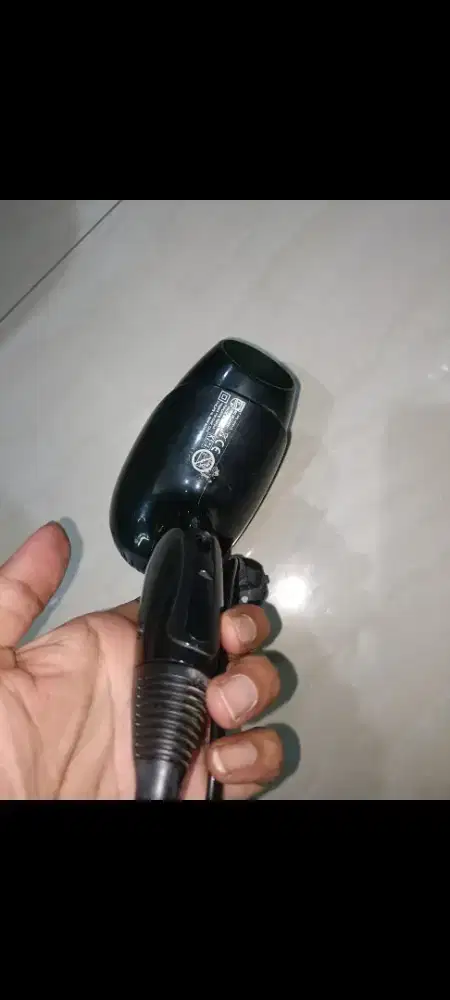 Hairdryer dan Pelurus Rambut Philips