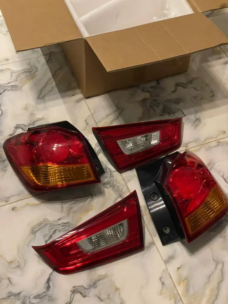 Dijual stoplamp mitsubishi outlander